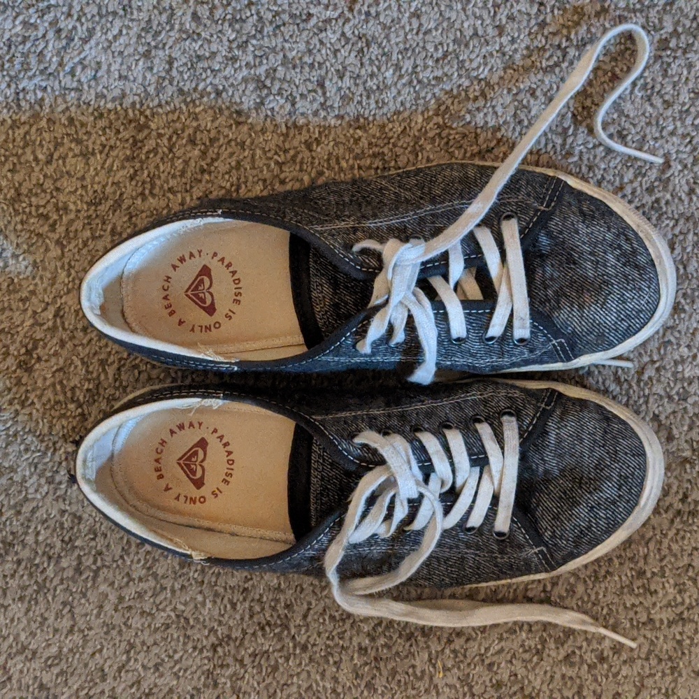 Roxy sneakers, classic look